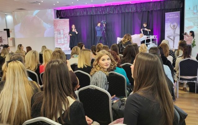 Kozmetikai színpad Beauty Kiállítás 10